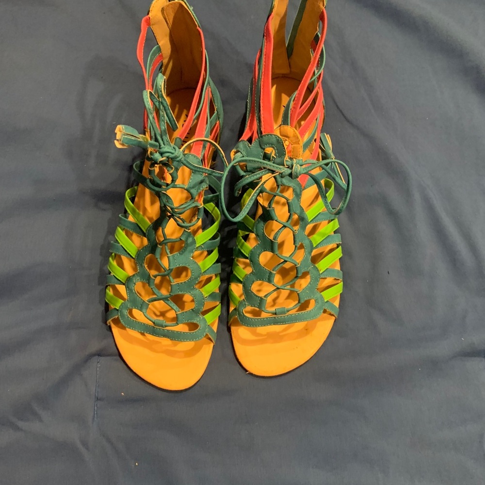 Sandles - Picture 3 of 3
